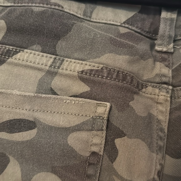 Zara Basic Z1975 Denim Camo Jeans; Raw Hem Size 8 Skinny - Picture 11 of 11